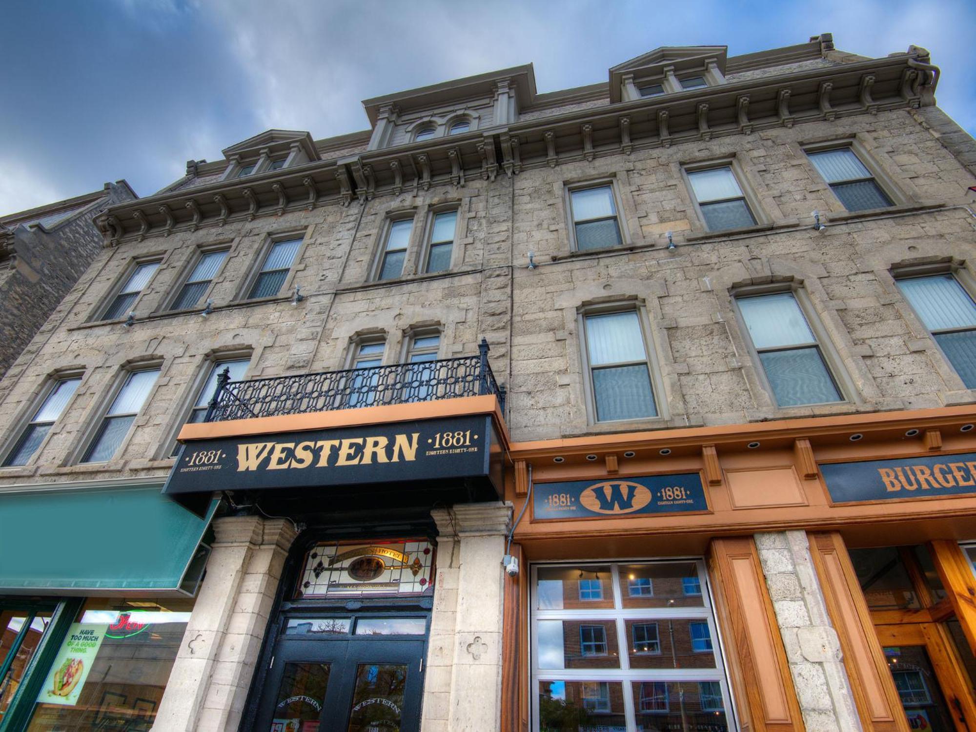Western Hotel & Executive Suites Гуэлф Экстерьер фото