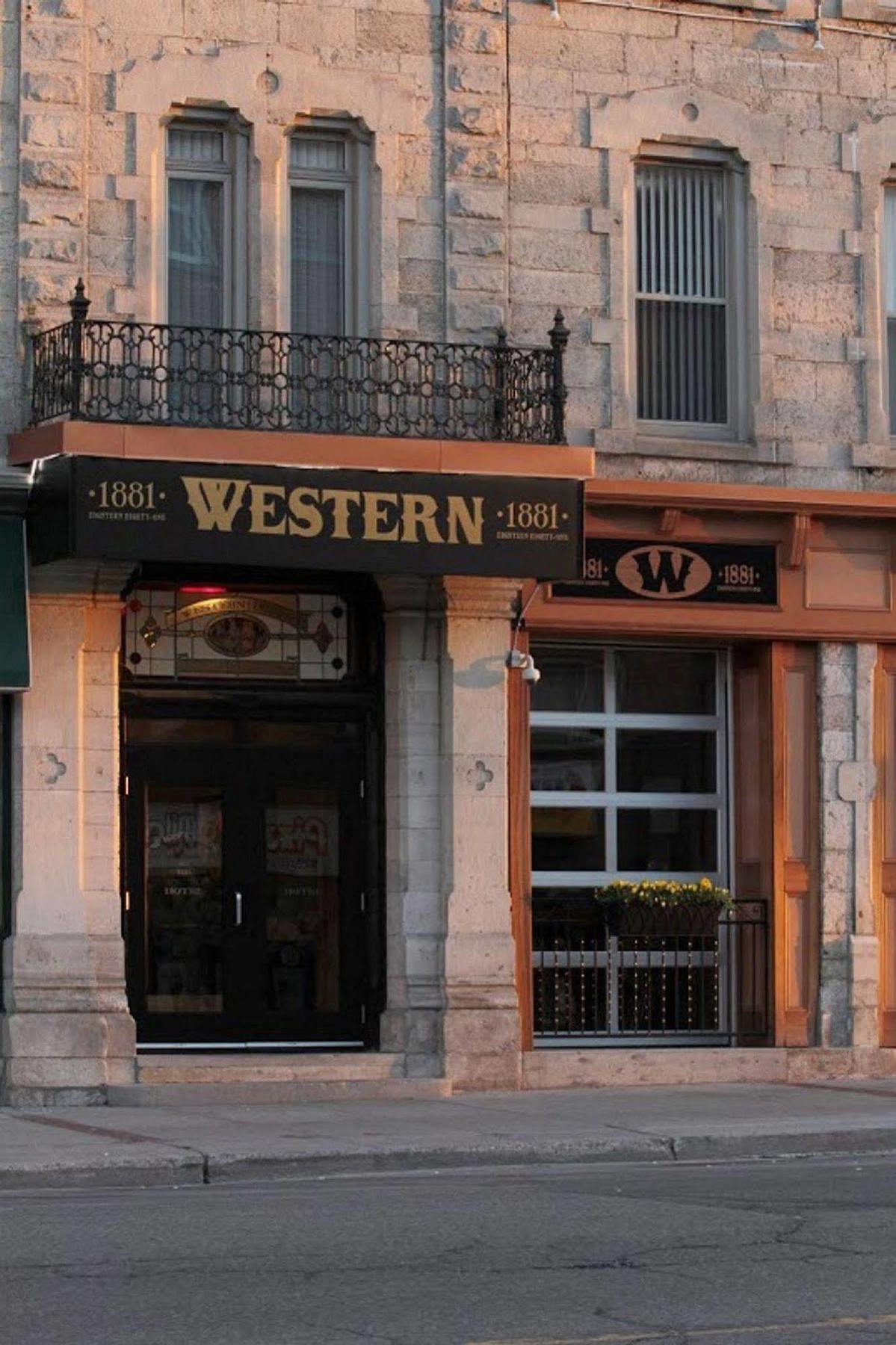 Western Hotel & Executive Suites Гуэлф Экстерьер фото