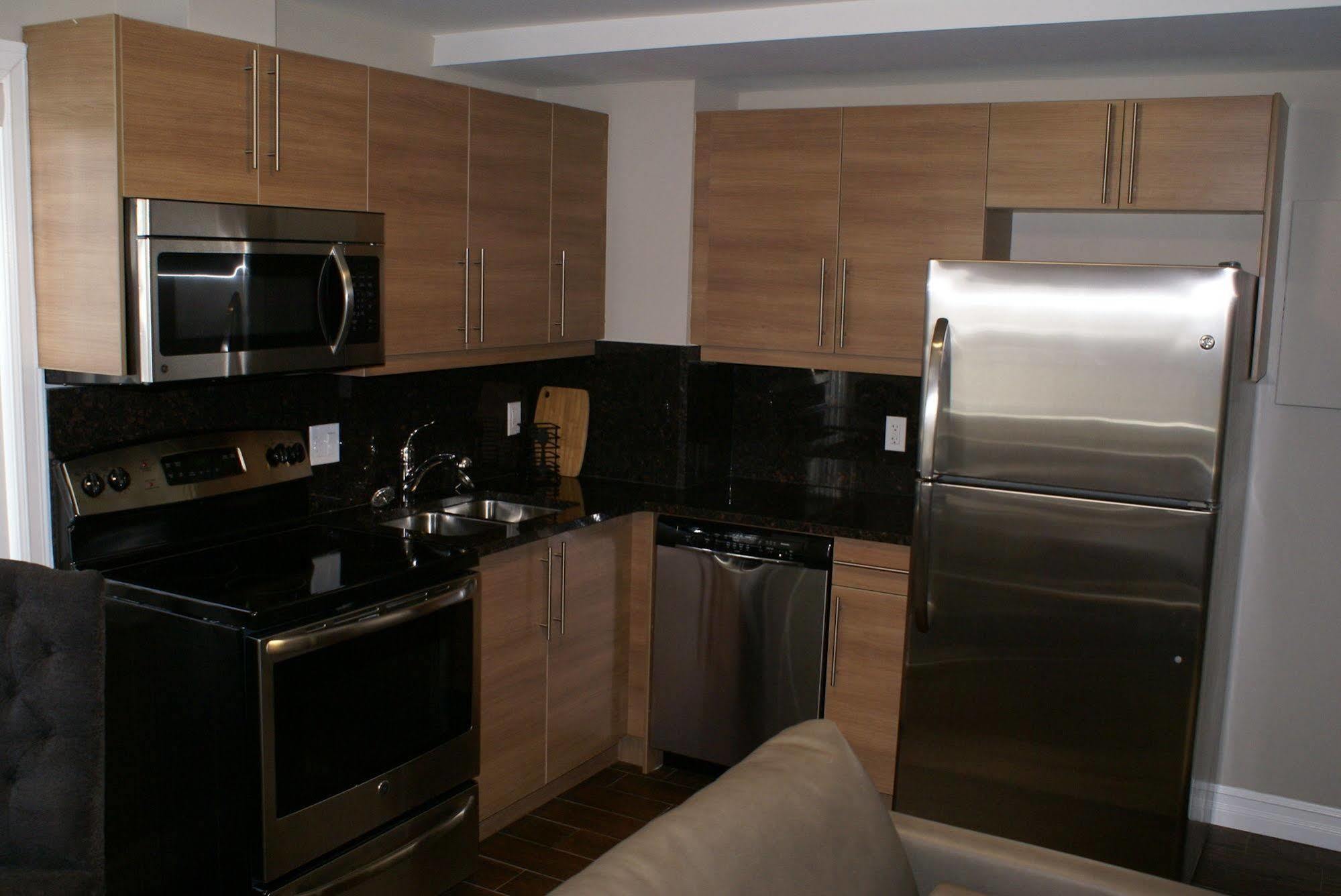 Western Hotel & Executive Suites Гуэлф Экстерьер фото